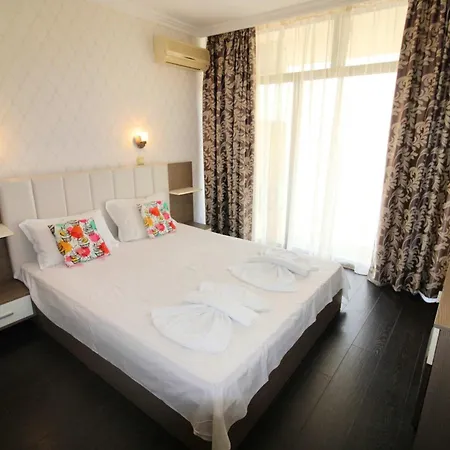 Comfortable With Sea View In Dolce 2 By Menada Apartman